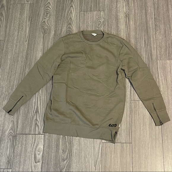 Sweatshirt - Picture 1 of 2